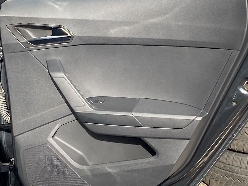 Seat Arona (2023) 1.0 TSI DSG FR - fotka 29 z 35