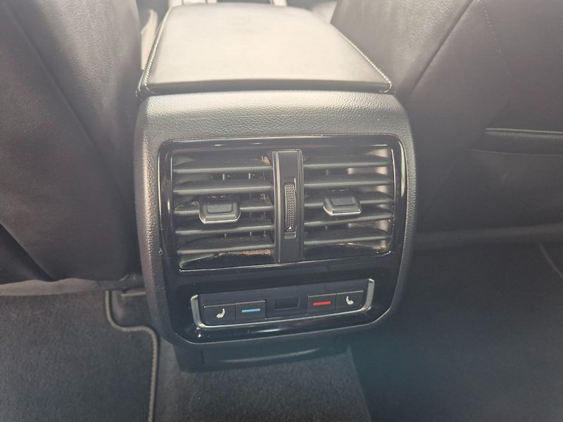 Volkswagen Arteon 2.0 TDI DSG 4x4  DPH ROZVODY - fotka 19 z 32