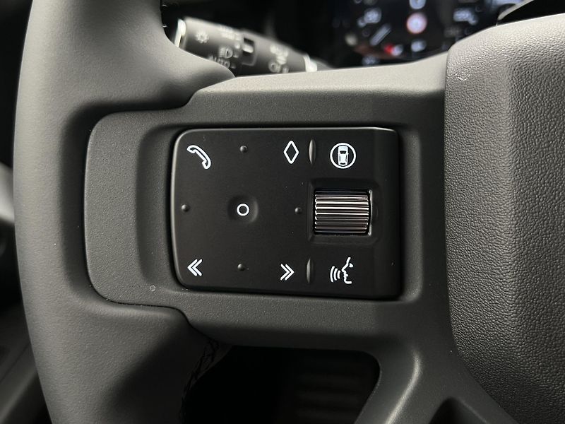 Land Rover Defender (2026) 110 D250 X-DYNAMIC SE AWD Aut - fotka 21 z 50