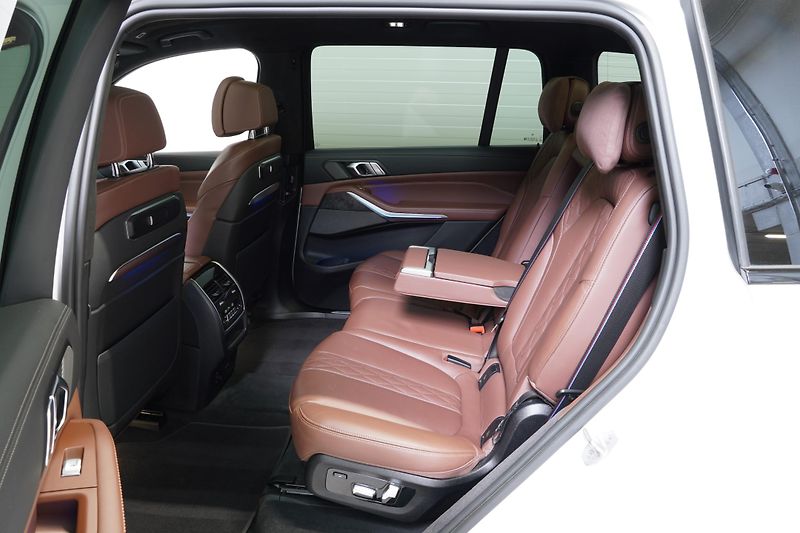 BMW X7 Xdrive40d,M-paket,HUD,360,Tažn - fotka 25 z 47