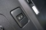 Land Rover Defender (2026) 110 X-Dynamic SE P300e       - náhled 34