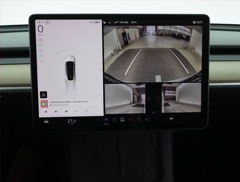 Tesla Model Y (2022) Long Range AWD 79kWh, SoH 91% - fotka 17 z 22