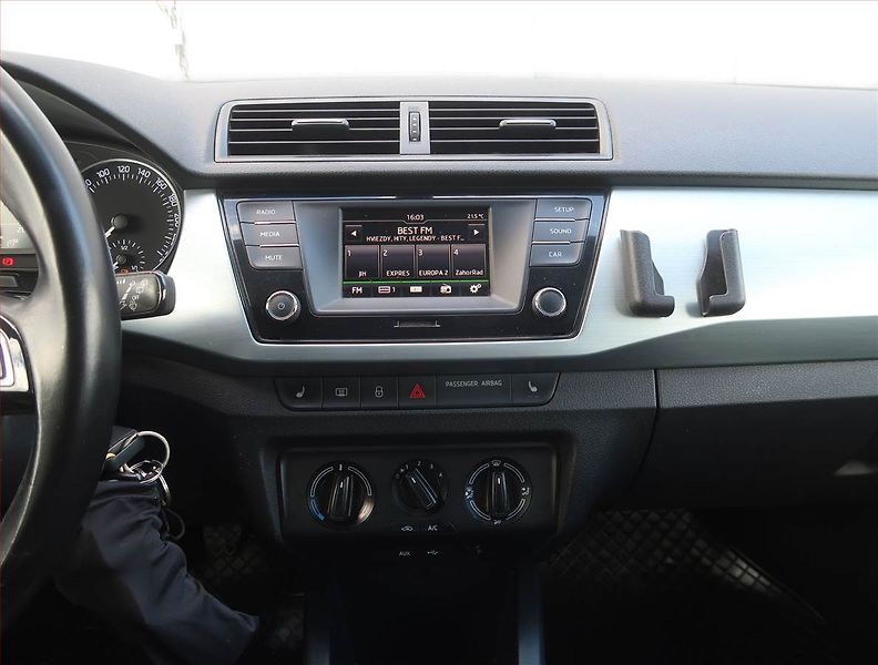 Škoda Fabia (2016) Ambition 1.2 TSI, Serv.kniha - fotka 12 z 16