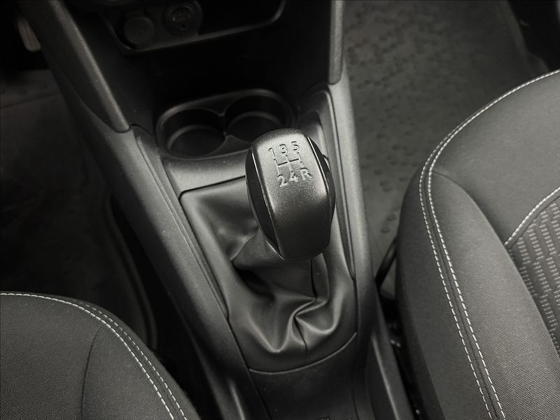 Peugeot 208 1,6 HDi DPH KLIMATIZACE LED ČR - fotka 20 z 29