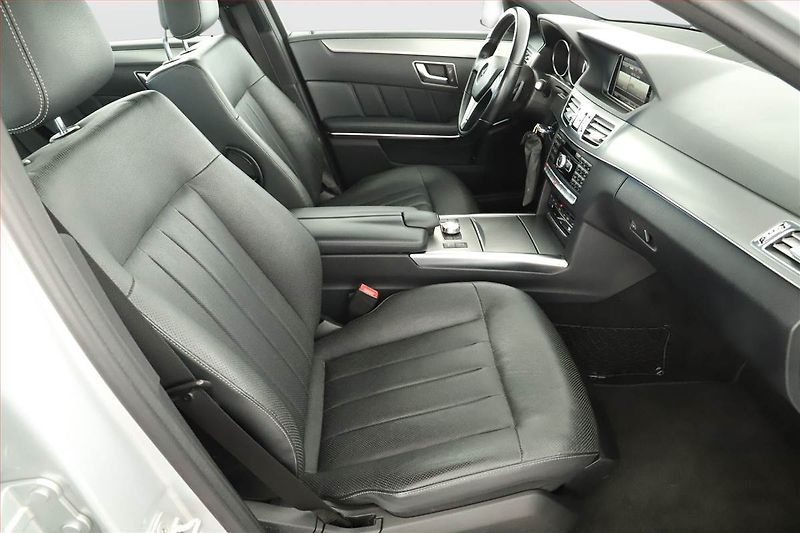 Mercedes-Benz Třídy E (2013) E 400 4MATIC, 4X4, Automat - fotka 7 z 18