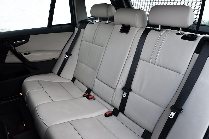 BMW X3 xDrive20d LCi,KŮŽE,VÝHŘEV,TEMP - fotka 29 z 40