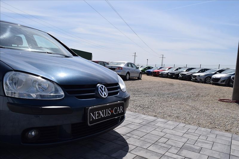 Volkswagen Golf 1,9 TDI 77KW 4X4 PO ROZVODECH - fotka 13 z 46