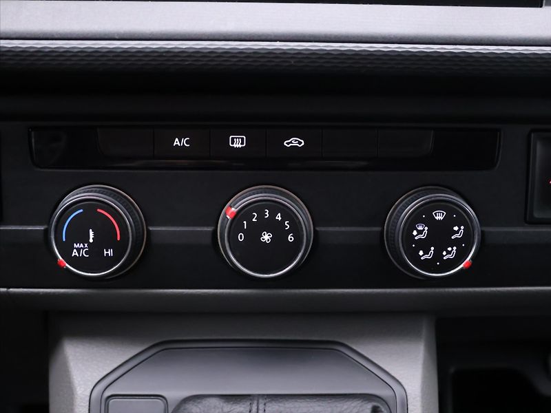 Volkswagen Transporter 2,0 TDI 110kW DSG 9-Míst CZ DP - fotka 22 z 31