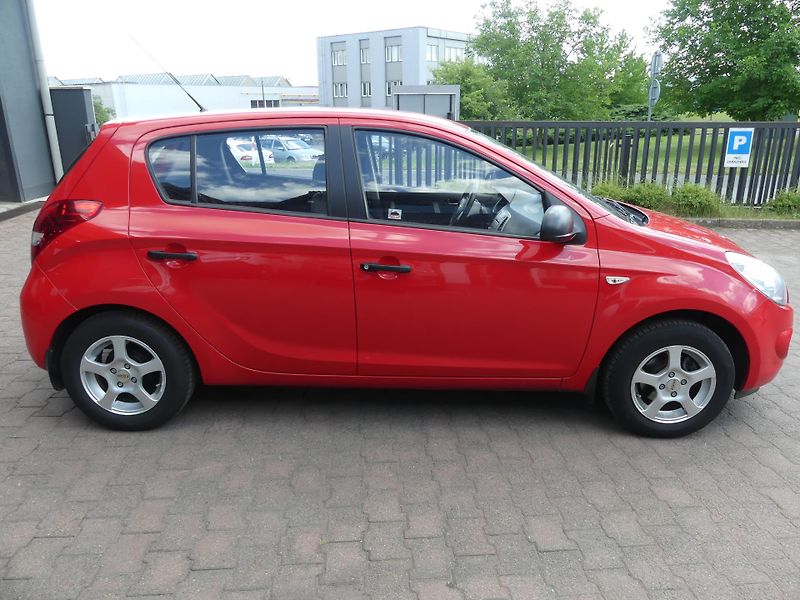 Hyundai i20 (2009) 1,2 i - fotka 4 z 18
