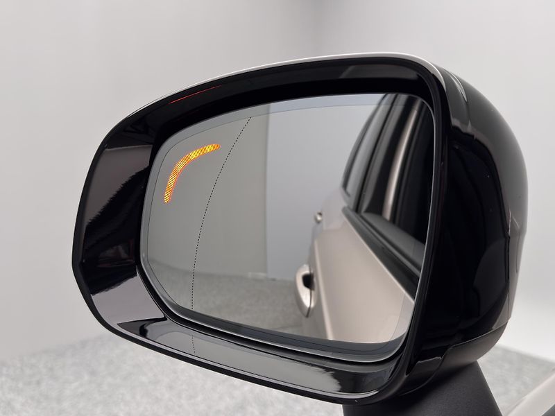 Volvo XC90 (2026) T8 AWD Plug-in ULTRA DARK 7m - fotka 21 z 29