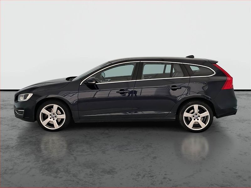 Volvo V60 (2017) T6 AWD, 4X4, Automat - fotka 3 z 16