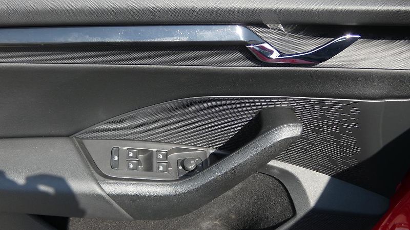 Škoda Octavia Combi 2,0 TDI Ambition - fotka 9 z 23