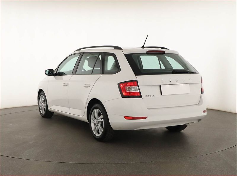 Škoda Fabia (2022) Ambition 1.0 TSI, ČR,1.maj - fotka 4 z 15