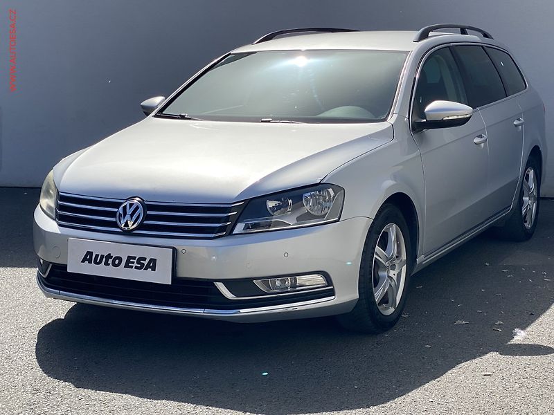 Volkswagen Passat (2013) 2.0 TDi, Comfortline - fotka 3 z 17