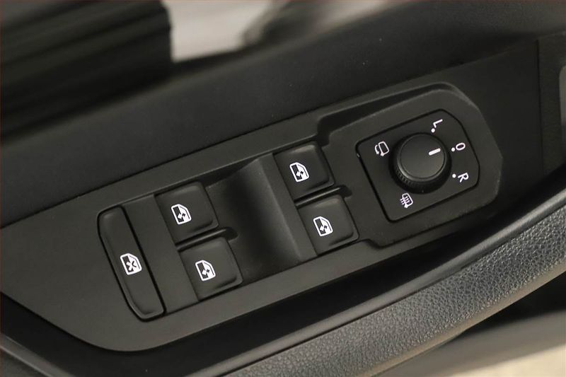 Škoda Karoq (2021) Style 2.0 TDI, ČR,1.maj, Navi - fotka 20 z 20