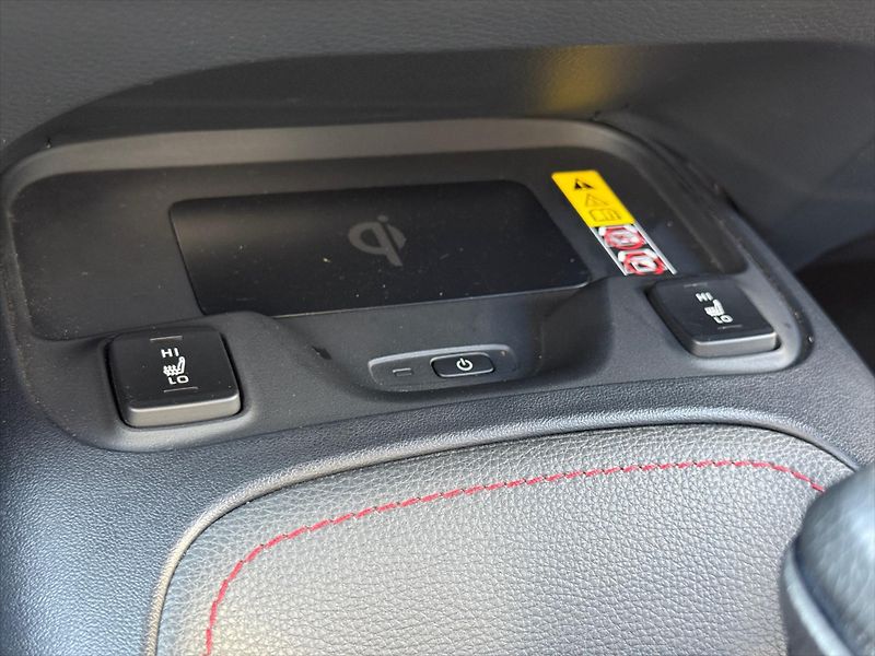 Toyota Corolla 1,8 GR sport, Hybrid Rezervace - fotka 18 z 22