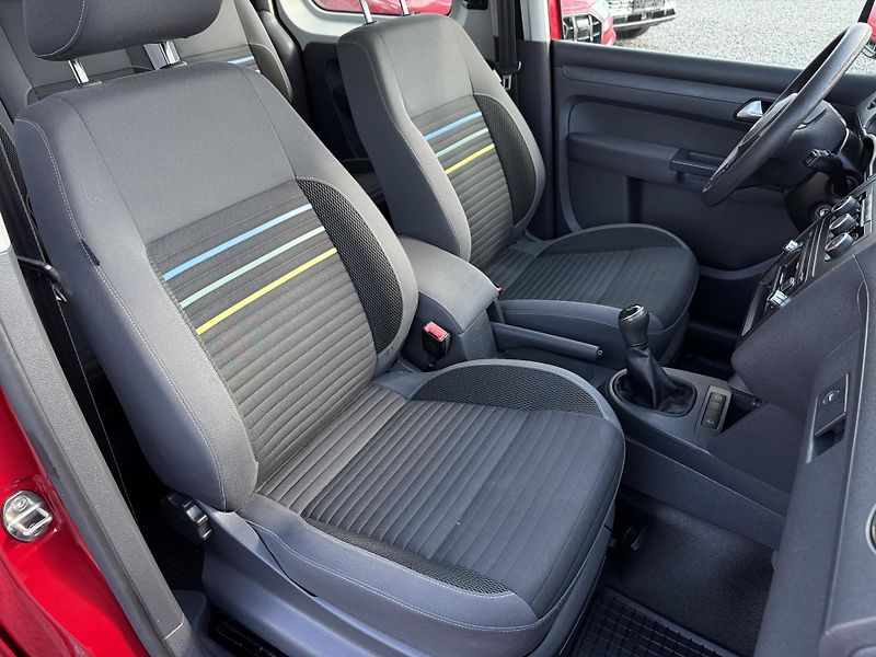 Volkswagen Caddy Life 1.6TDi TEAM  - fotka 16 z 19