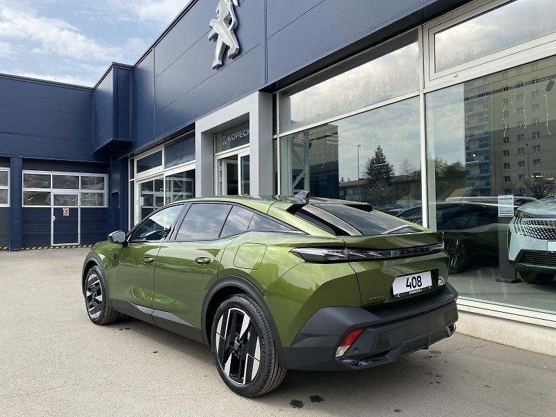 Peugeot 408 (2026) GT Plug-in HYBRID 240 e-DCS7 - fotka 4 z 22