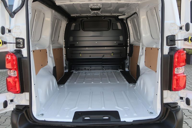 Peugeot Expert (2026) Furgon L2 2.2 BlueHDi 150 S&S - fotka 2 z 5