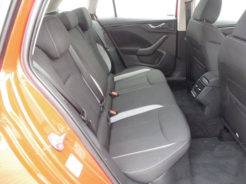 Škoda Scala (2025) Selection 1,0 TSI 85kW - fotka 20 z 28
