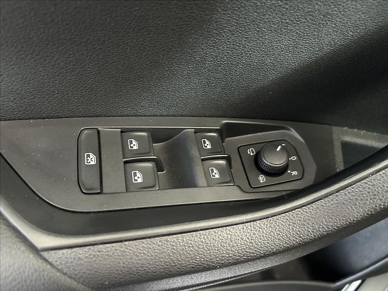Škoda Karoq 1,0   TSI 81kW,STYLE,ACC - fotka 10 z 27