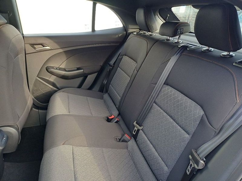 MG MG3 ELEGANCE 1,5l 85 kW - fotka 18 z 25