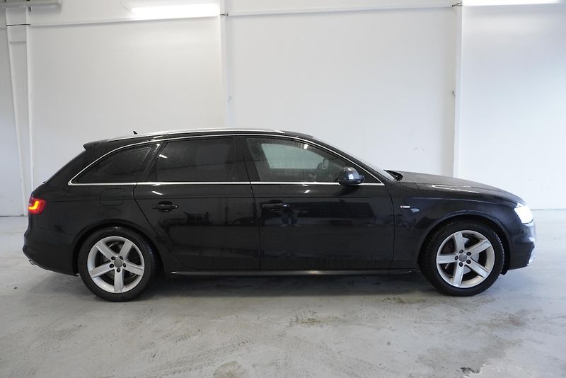 Audi A4 2.0 TFSI 162kW QUATTRO S-LINE - fotka 6 z 27