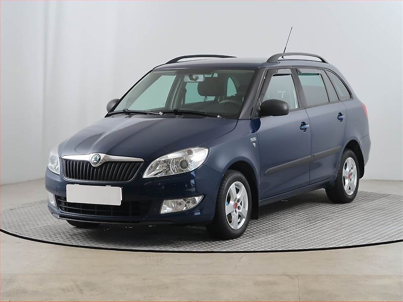 Škoda Fabia (2011) 1.2 12V, Serv.kniha, nová STK - fotka 2 z 14