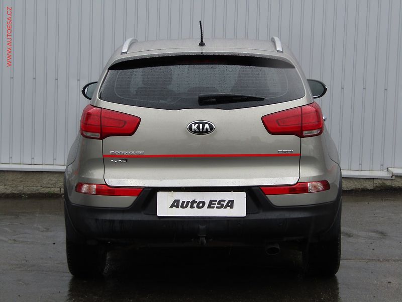 Kia Sportage (2015) 1.7CRDi, ČR, AC, park. kamera - fotka 5 z 23