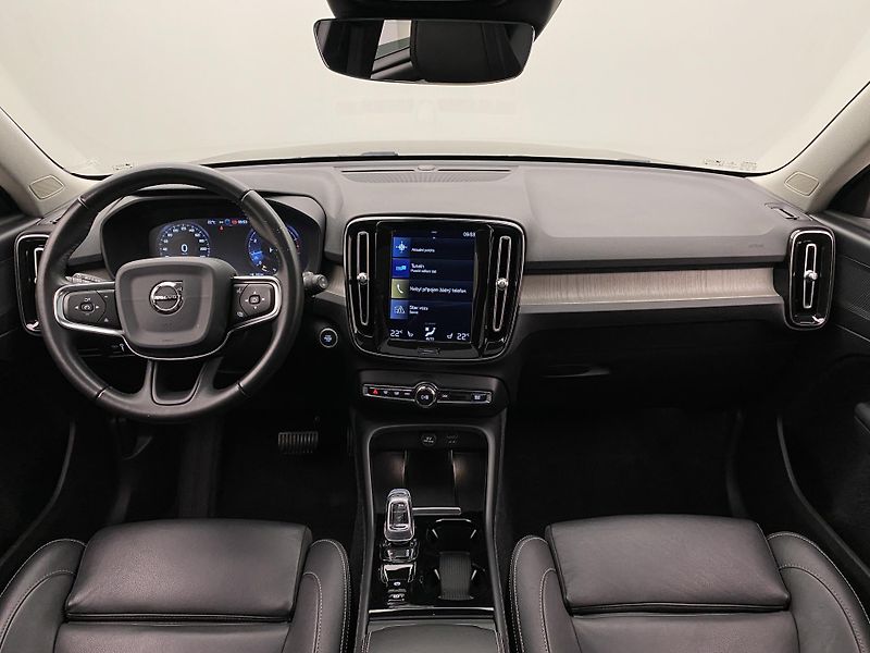Volvo XC40 T4 AWD INSCRIPTION AUT CZ - fotka 2 z 47