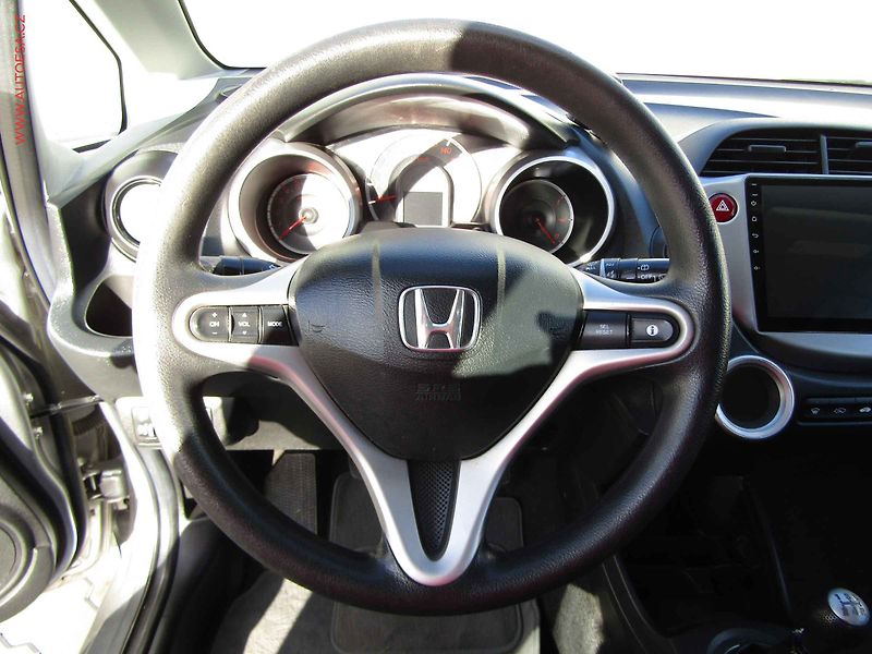 Honda Jazz (2011) 1.3i, ČR, Navi, AC - fotka 17 z 17