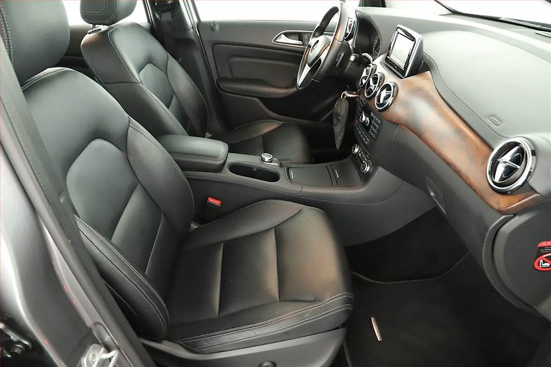 Mercedes-Benz Třídy B (2012) B 200, Automat, Navi, Xenony - fotka 7 z 17