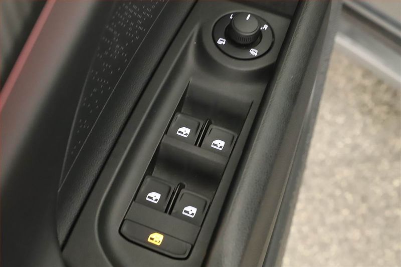 Škoda Enyaq (2023) Sportline iV 60 (62 kWh) - fotka 14 z 19