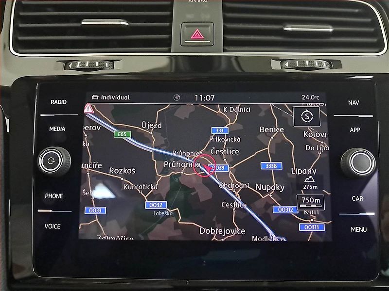 Volkswagen Golf (2018) Highline 1.5 TSI, Automat - fotka 17 z 20