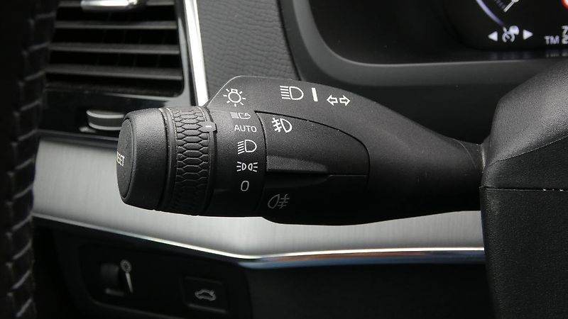 Volvo XC90 B5 AWD Momentum PRO 7 míst - fotka 10 z 27