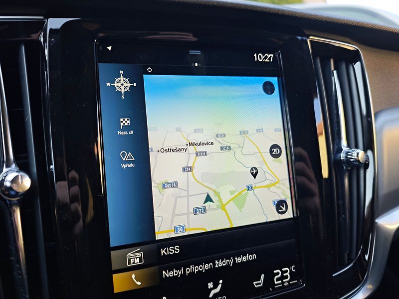 Volvo V90 (2019) 2.0 D4 Momentum 140kW 8AT - fotka 26 z 43