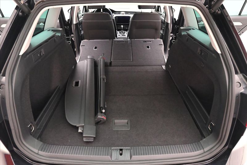 Volkswagen Passat 2,0 TDI 110KW DSG BUSINESS Zár - fotka 11 z 32