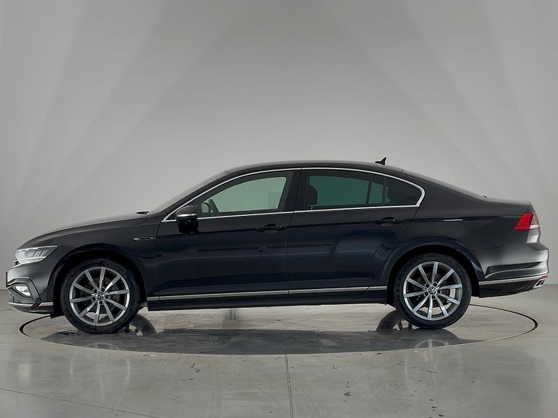 Volkswagen Passat R-LINE DSG - fotka 3 z 29