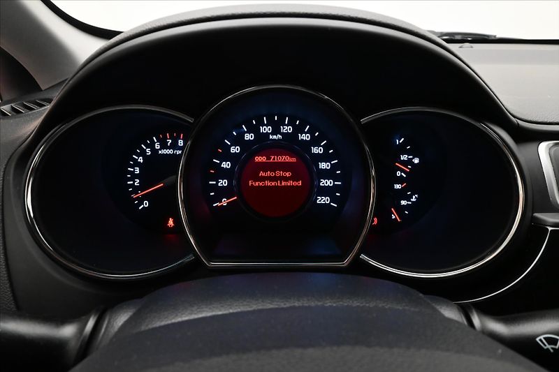 Kia Rio 1,4 CVVT 80kW KLIMA Manuál Zár - fotka 16 z 29