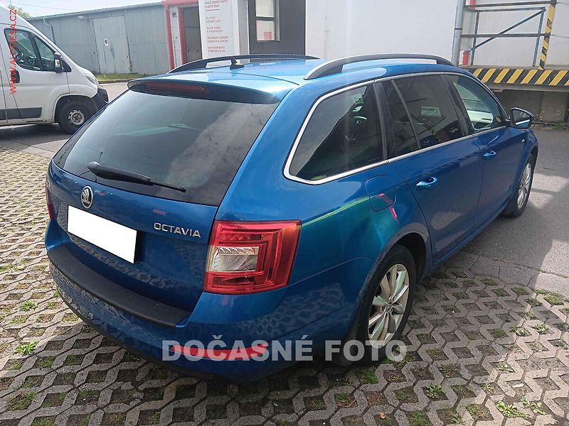 Škoda Octavia (2015) 2.0TDI - fotka 2 z 3