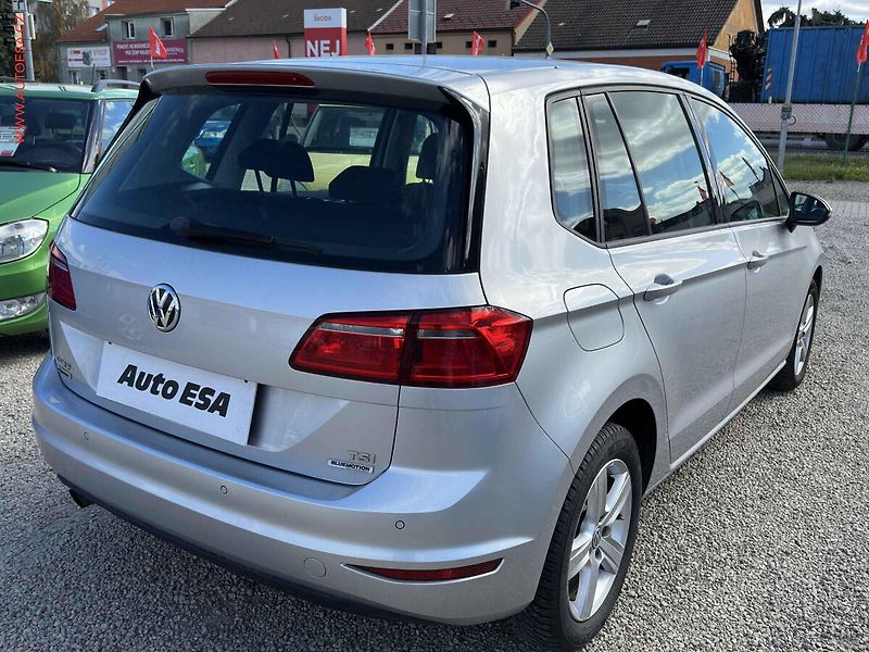 Volkswagen Golf Sportsvan (2015) 1.2TSi, AC, temp, park - fotka 4 z 19