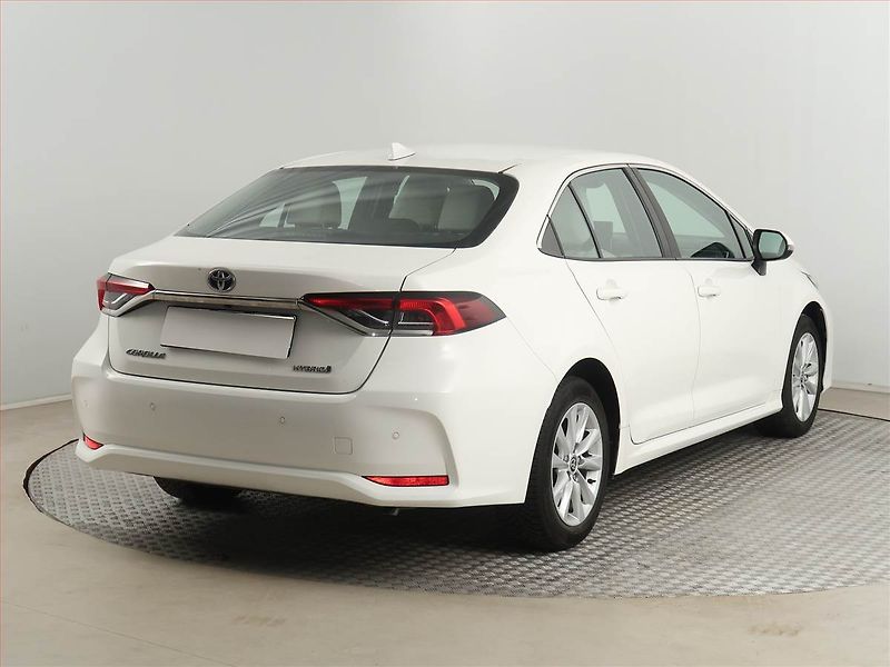 Toyota Corolla (2024) 1.8 Hybrid - fotka 5 z 19