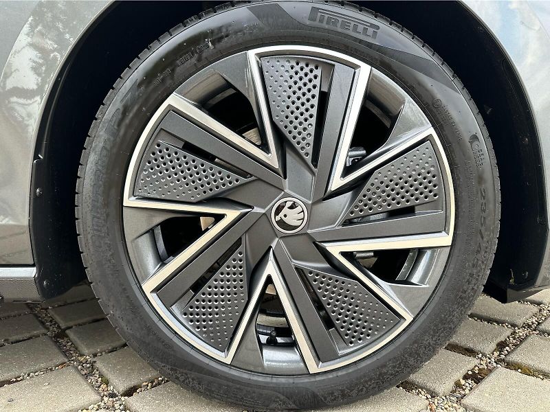 Škoda Superb (2027) 2,0 TDI 110 kW 7-stup. automat - fotka 25 z 25