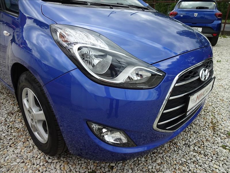 Hyundai ix20 1,6 i 91kW 56 000km - fotka 11 z 48