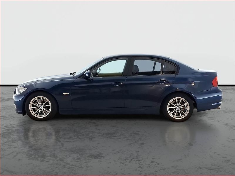 BMW Řada 3 (2011) 320 d, Tempomat - fotka 3 z 17