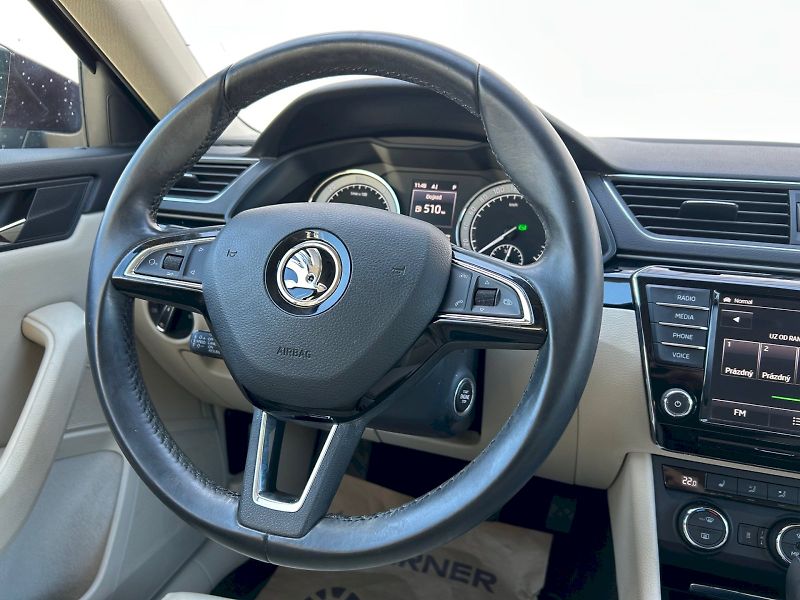 Škoda Superb (2016) Laurin & Klement 2.0 TDI 140kW - fotka 10 z 35