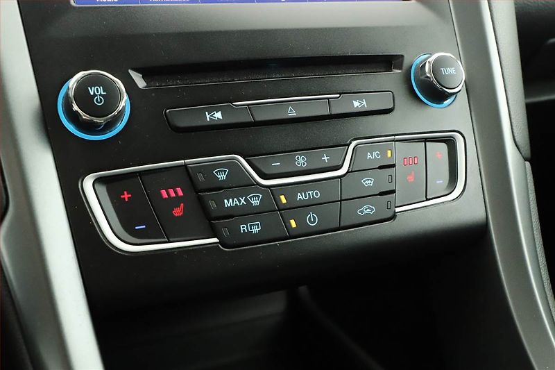 Ford Mondeo (2018) 1.5 EcoBoost, ČR,1.maj - fotka 13 z 19