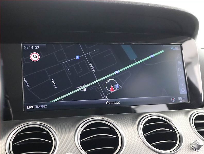 Mercedes-Benz Třídy E (2019) E 220 d - fotka 22 z 26