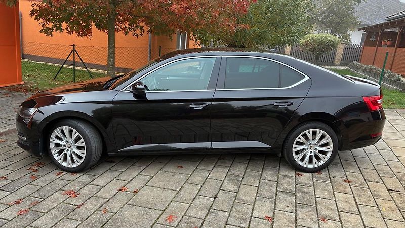 Škoda Superb (2022) Škoda Superb Liftback 2.0 TDI  - fotka 2 z 18