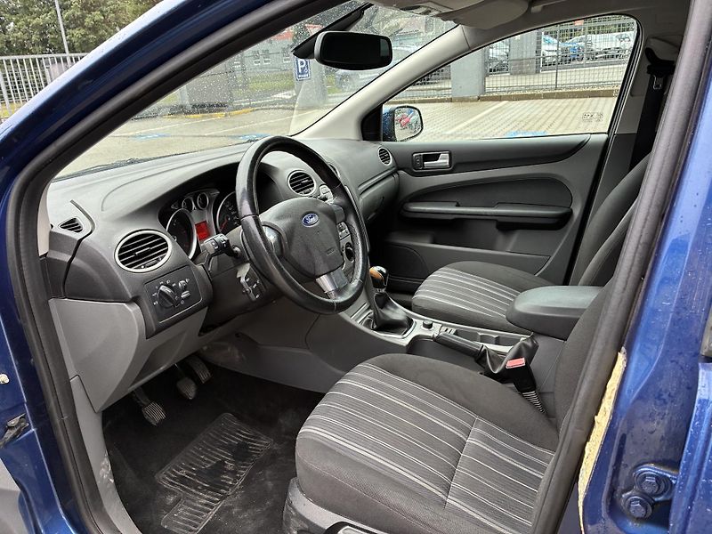 Ford Focus 1,6 TDCi-66kW,KOMBI,KLIMA,ALU - fotka 10 z 20